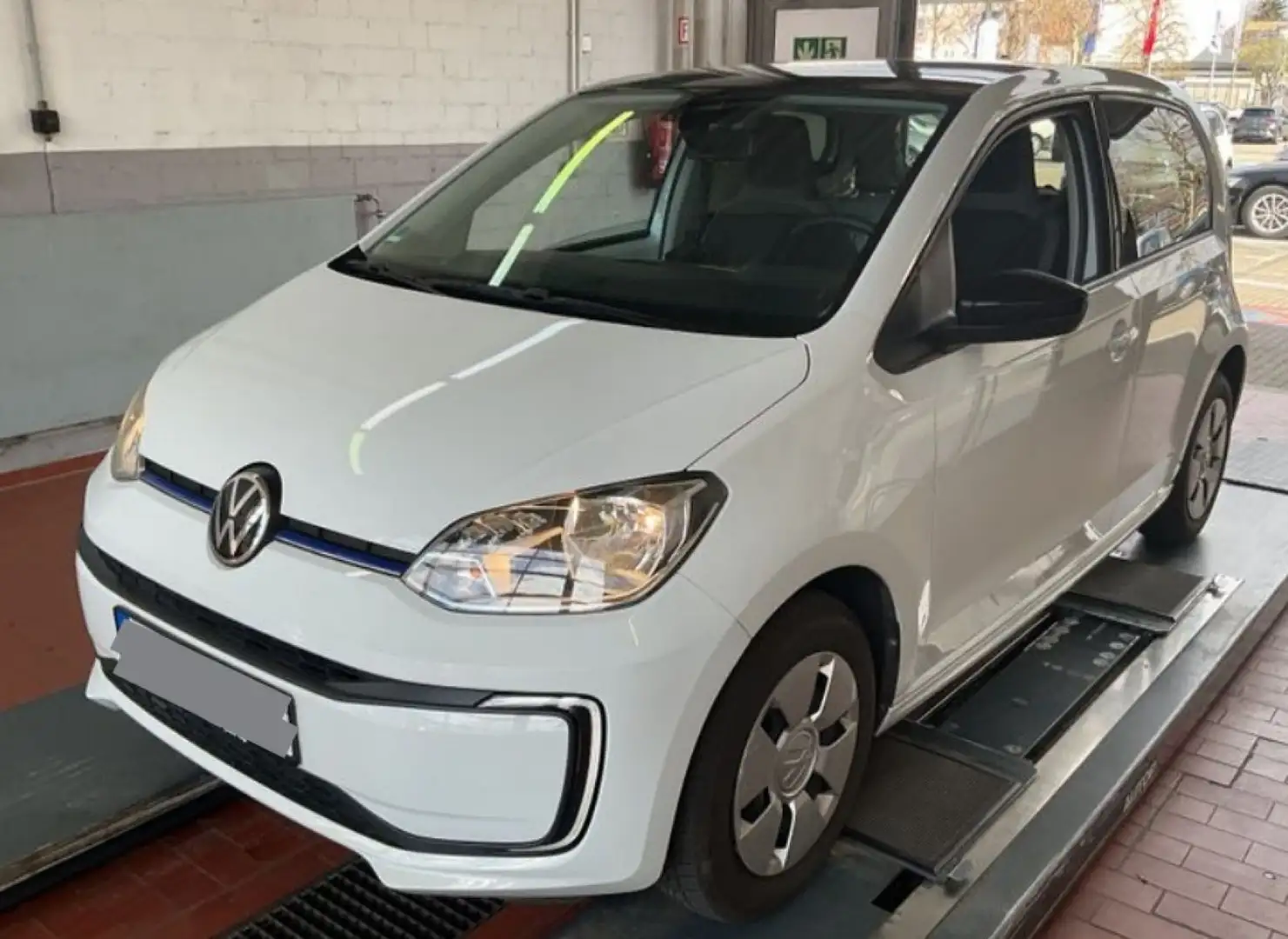 Volkswagen e-up! 32,h 1-G-Autom. Weiß - 2