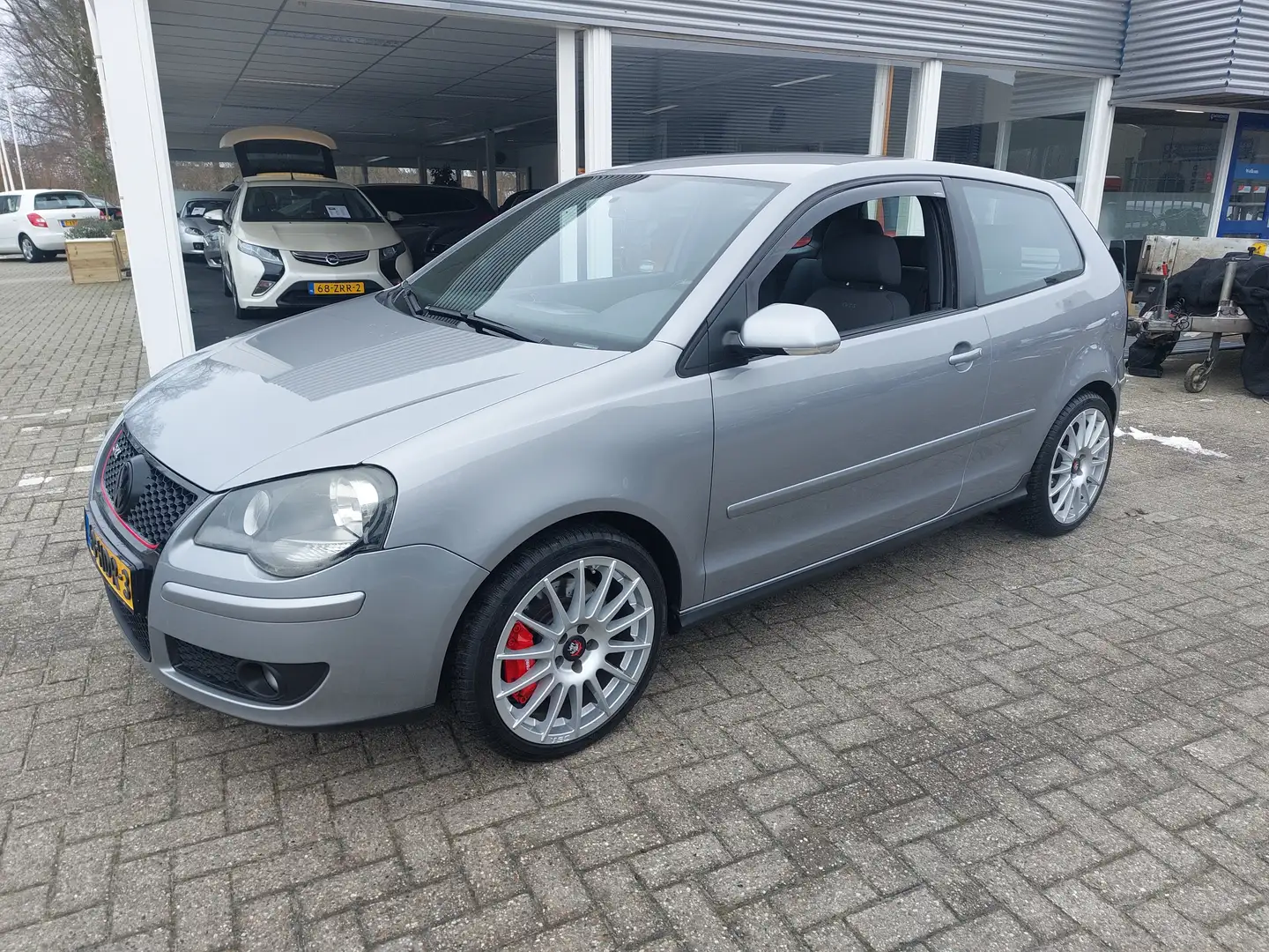 Volkswagen Polo GTI 1.8 siva - 2