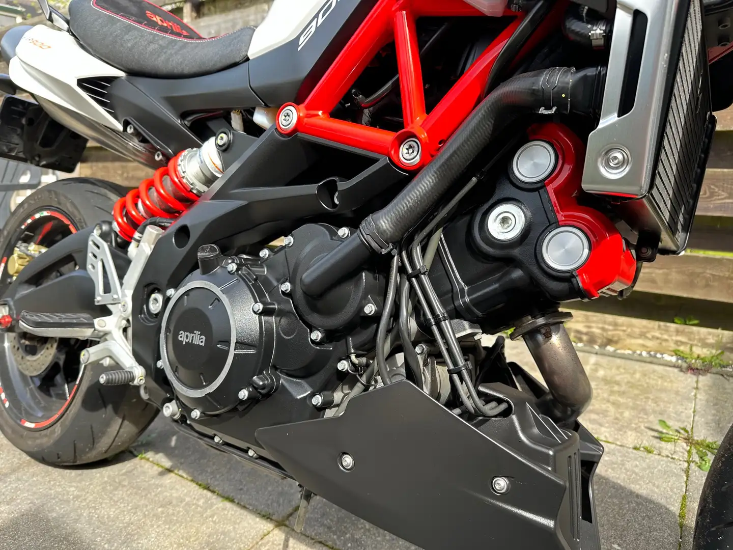 Aprilia Shiver 900 Alb - 2