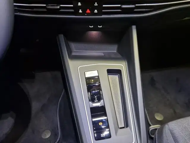 Volkswagen Golf view 12