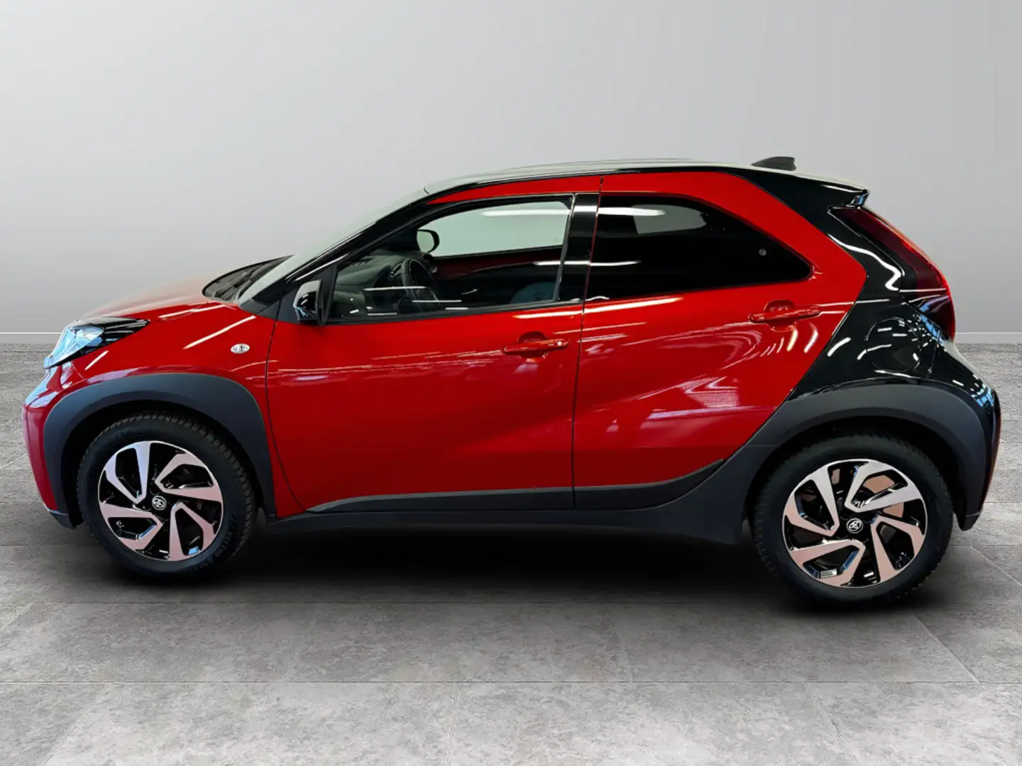 Toyota Aygo X 1.0 Trend Rood - 2