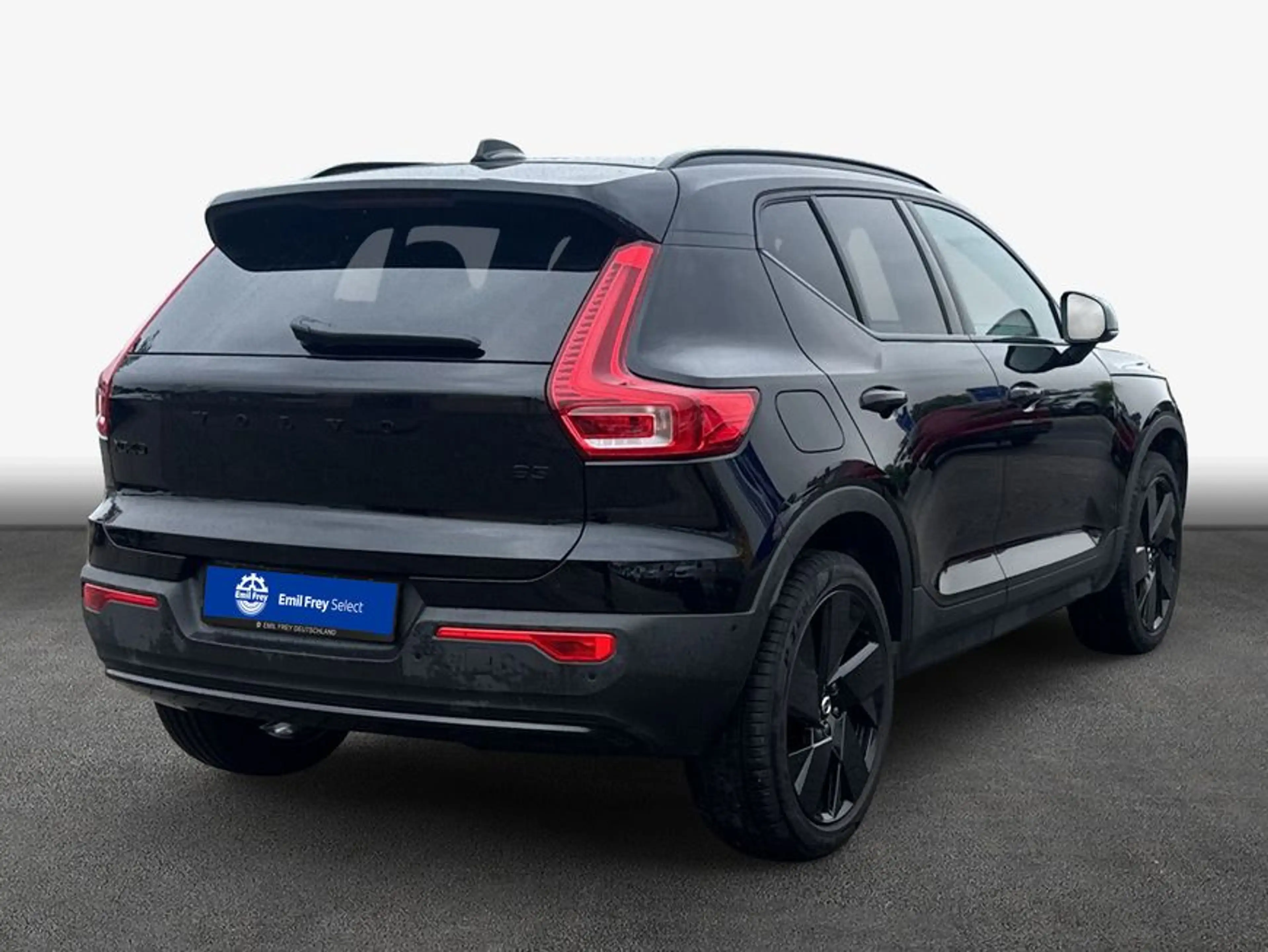 Volvo XC40 XC40 B3 B DKG Plus Black Edition — photo 2