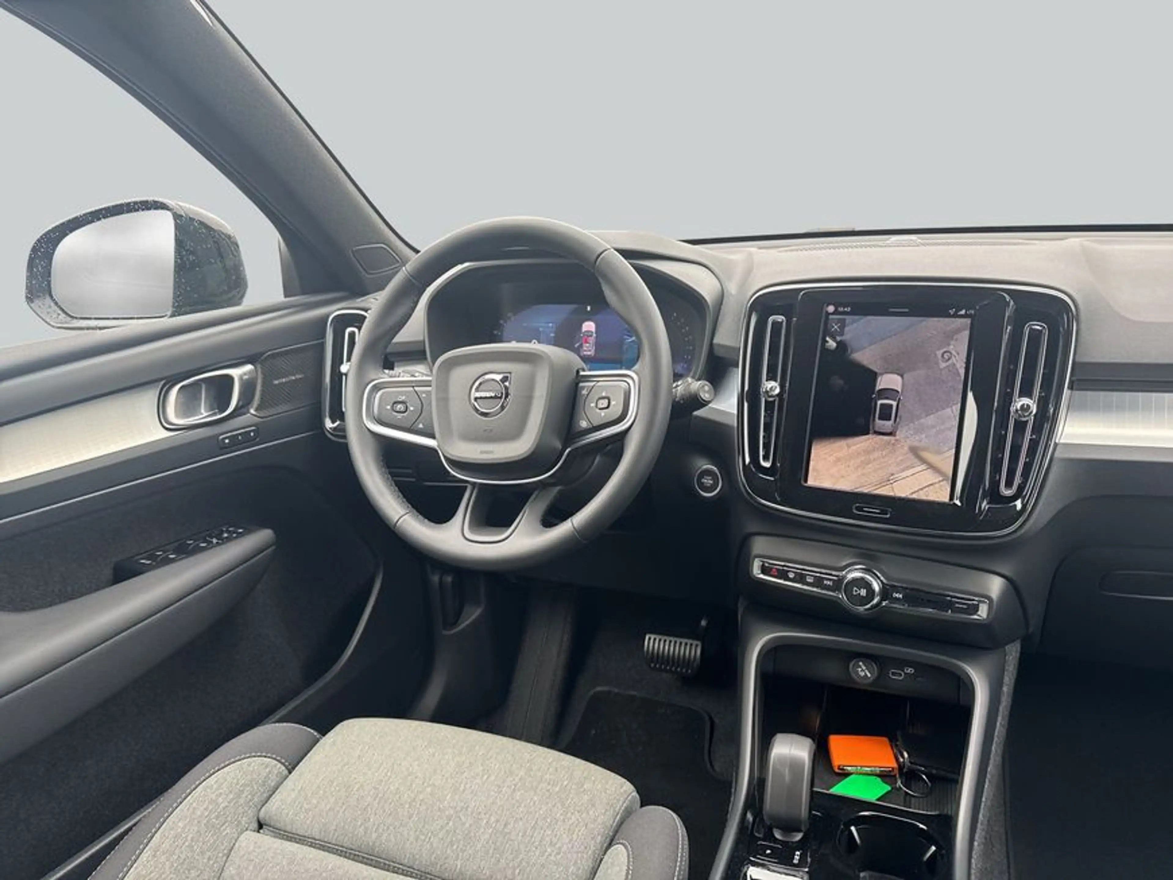 Volvo XC40 XC40 B3 B DKG Plus Black Edition — photo 14