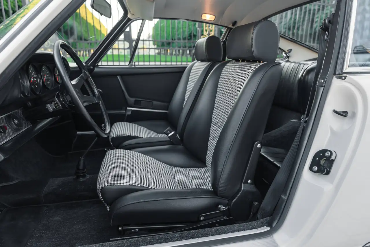 Porsche 911 2.2 S Coupe - fully restored, matching numbers, foto 10