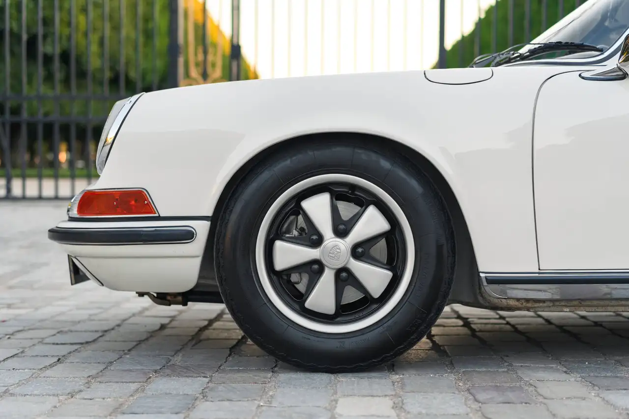 Porsche 911 2.2 S Coupe - fully restored, matching numbers, foto 6