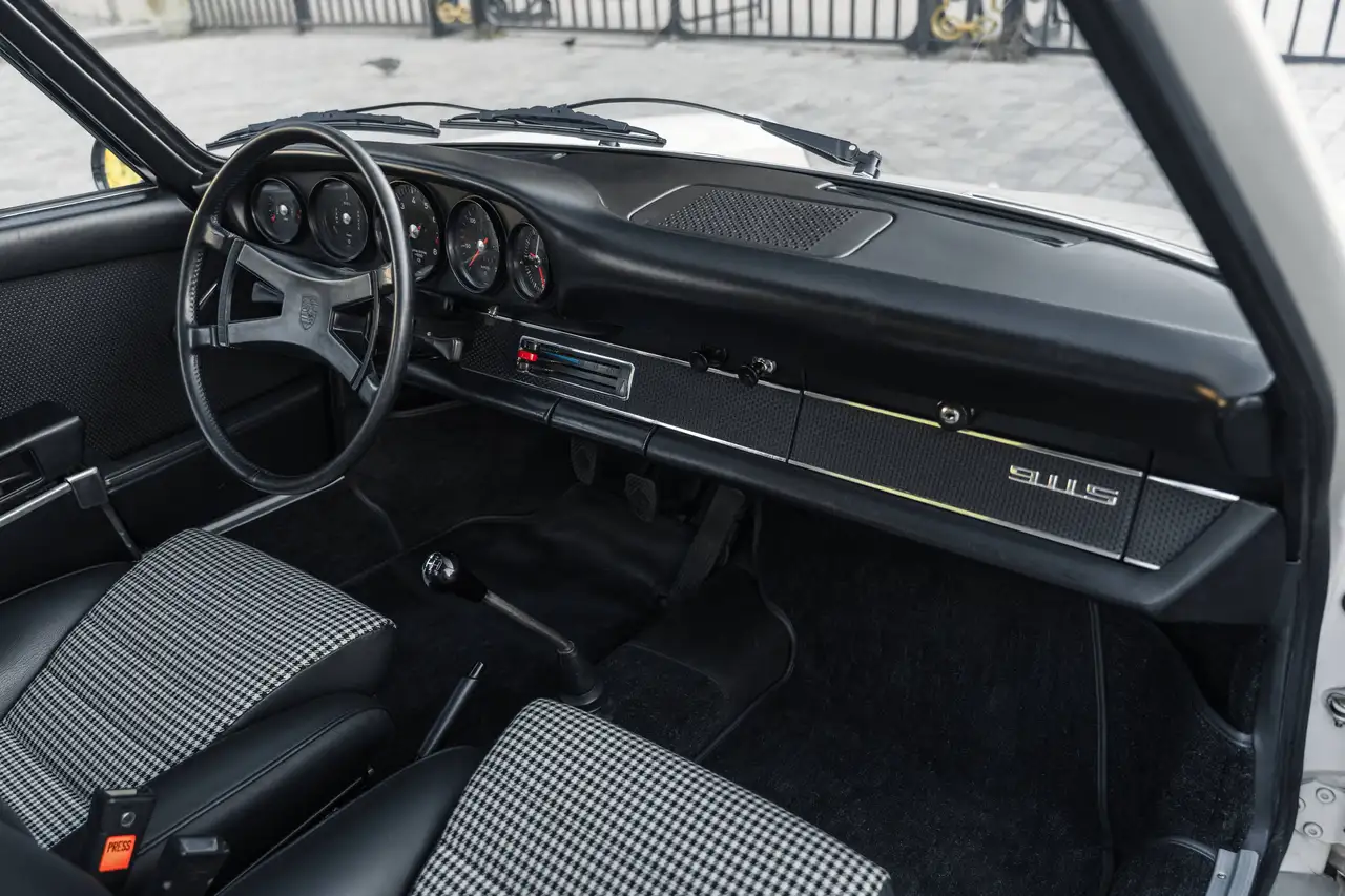 Porsche 911 2.2 S Coupe - fully restored, matching numbers, foto 9