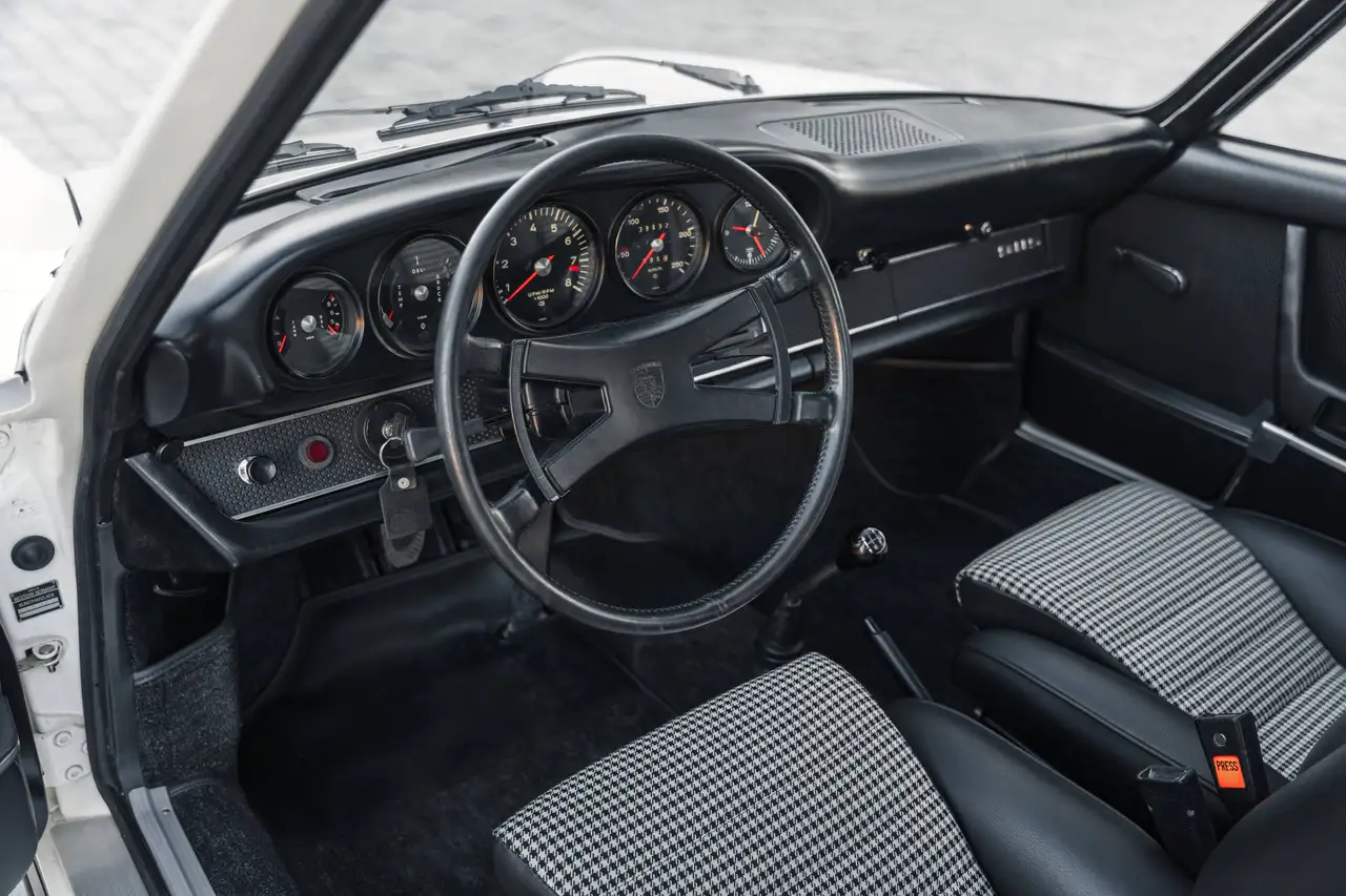 Porsche 911 2.2 S Coupe - fully restored, matching numbers, foto 7