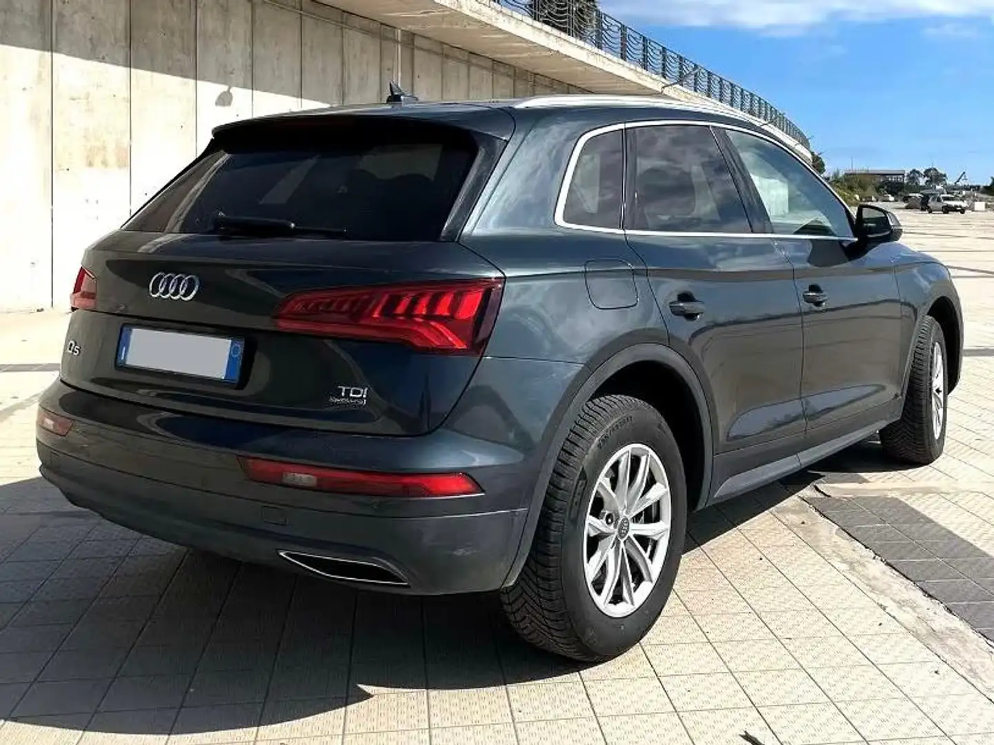 Audi Q5 Q5 40 2.0 tdi Business quattro 190cv s-tronic Grigio - 2