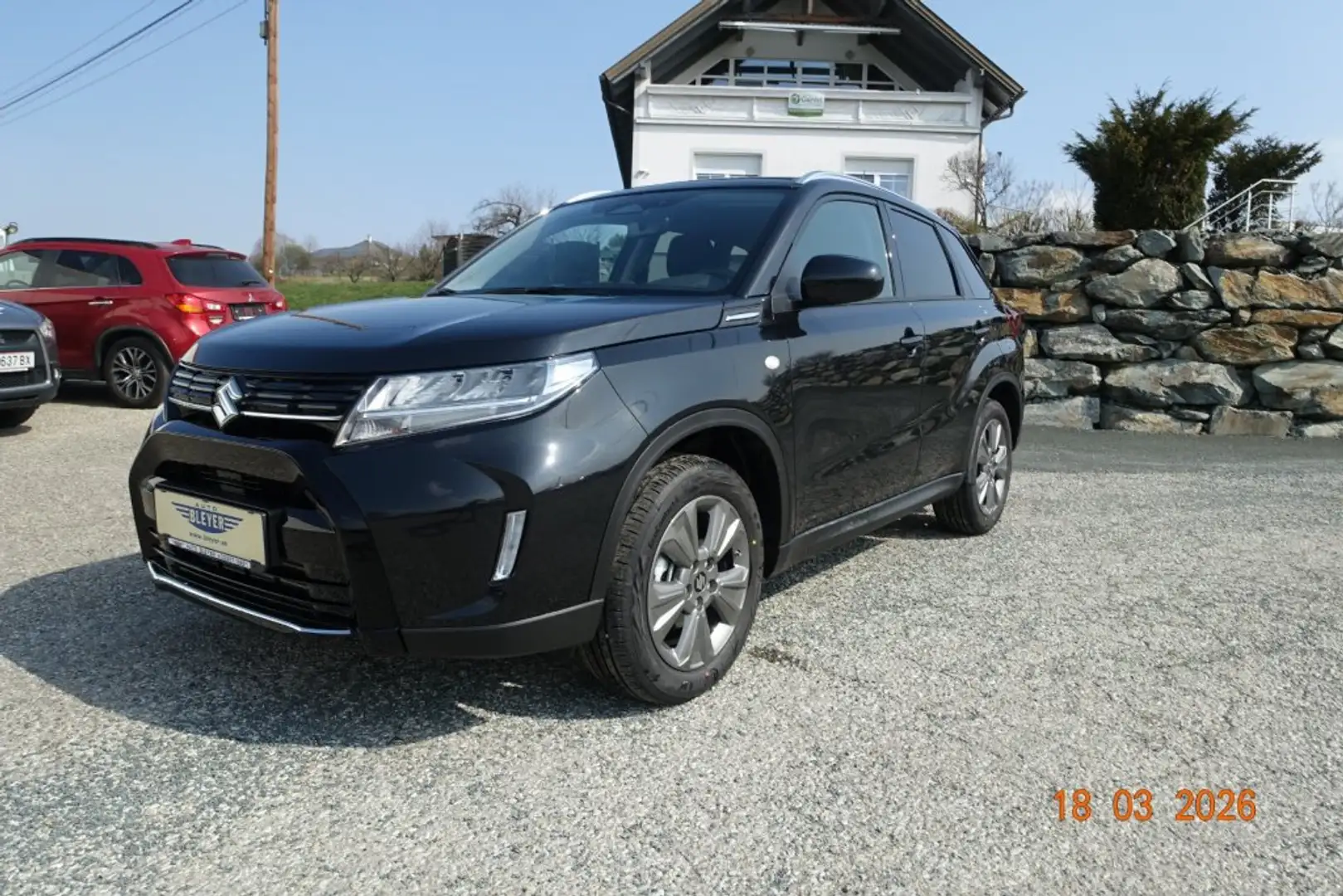 Suzuki Vitara GL + SHINE 2WD Neuwagen Schwarz - 1