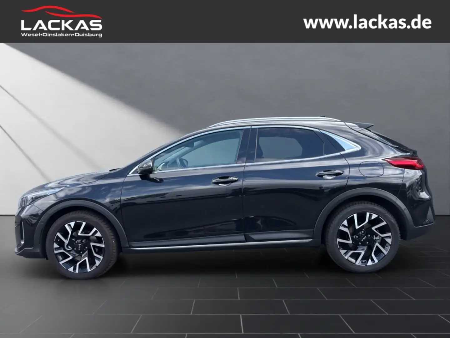 Kia XCeed Platinum Edition 1.6 CRDI Mild Hybrid Panorama Nav Schwarz - 2