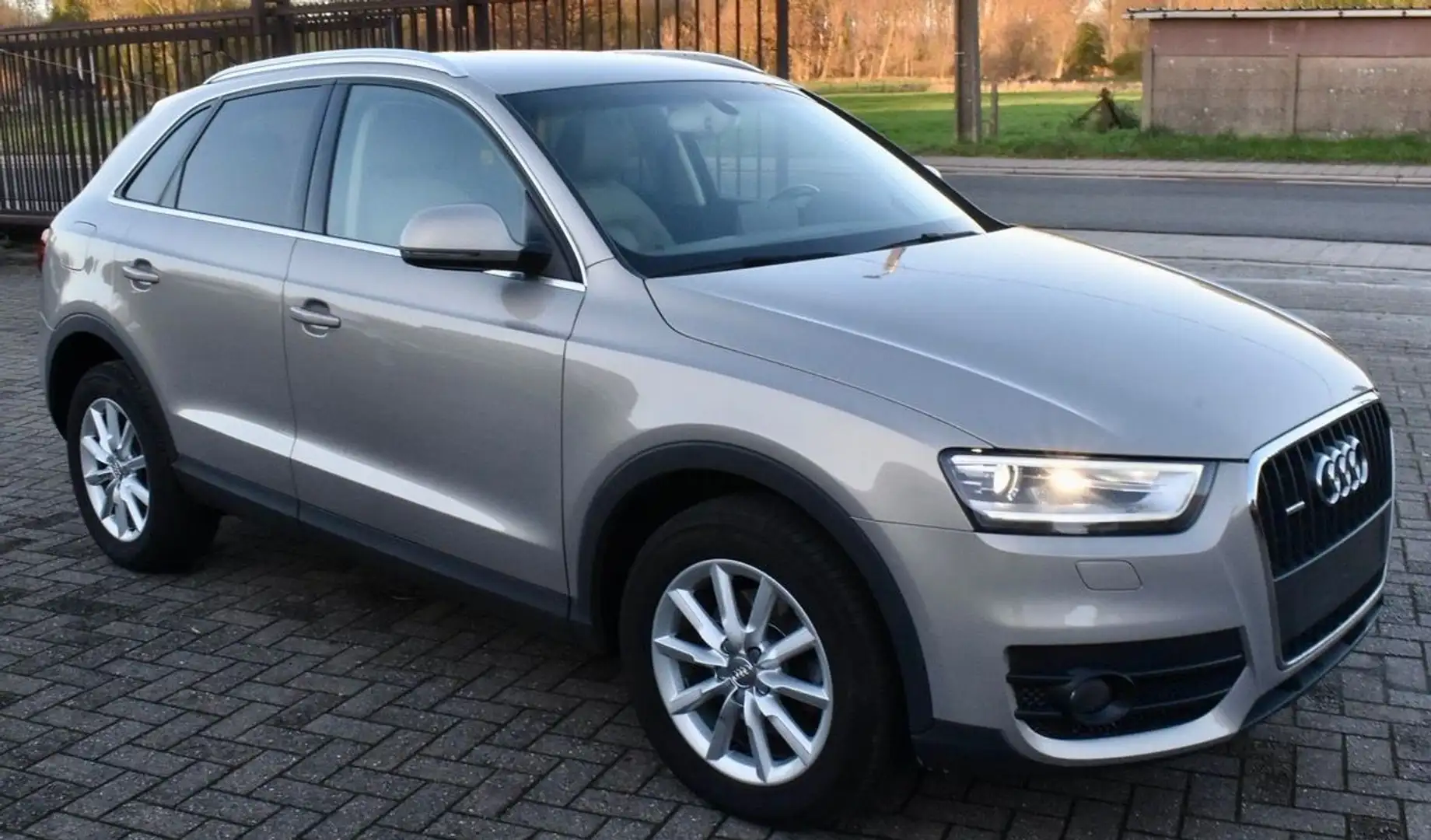 Audi Q3 2.0 TDI 140CH QUATTRO S TRONIC 7 / FACTURE ENTRETIEN DISPO / DISTRIBUTION NEUVE Beige - 1