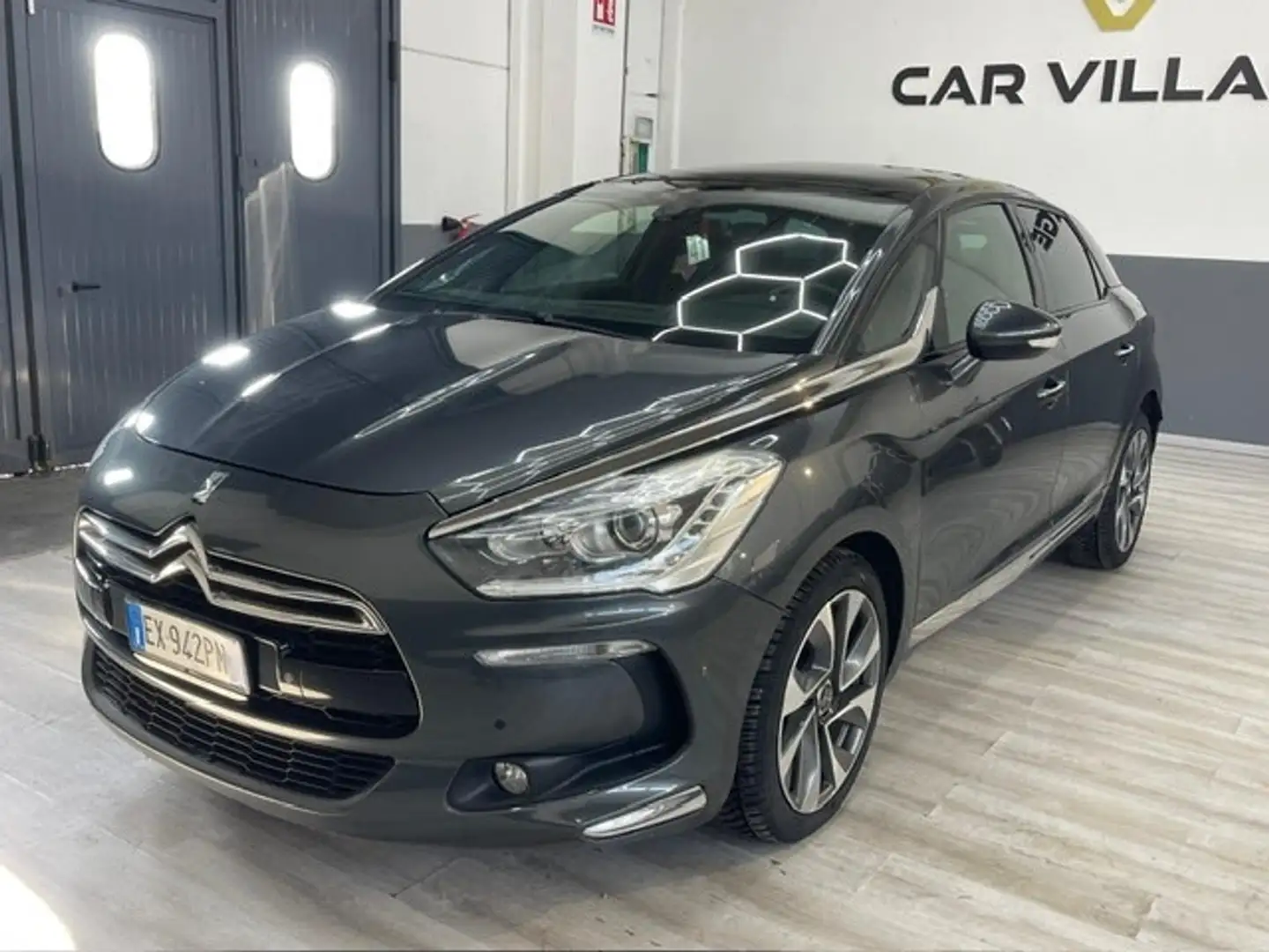 DS Automobiles DS 5 DS 5 2.0 HDi 160 Sport Chic Gris - 1