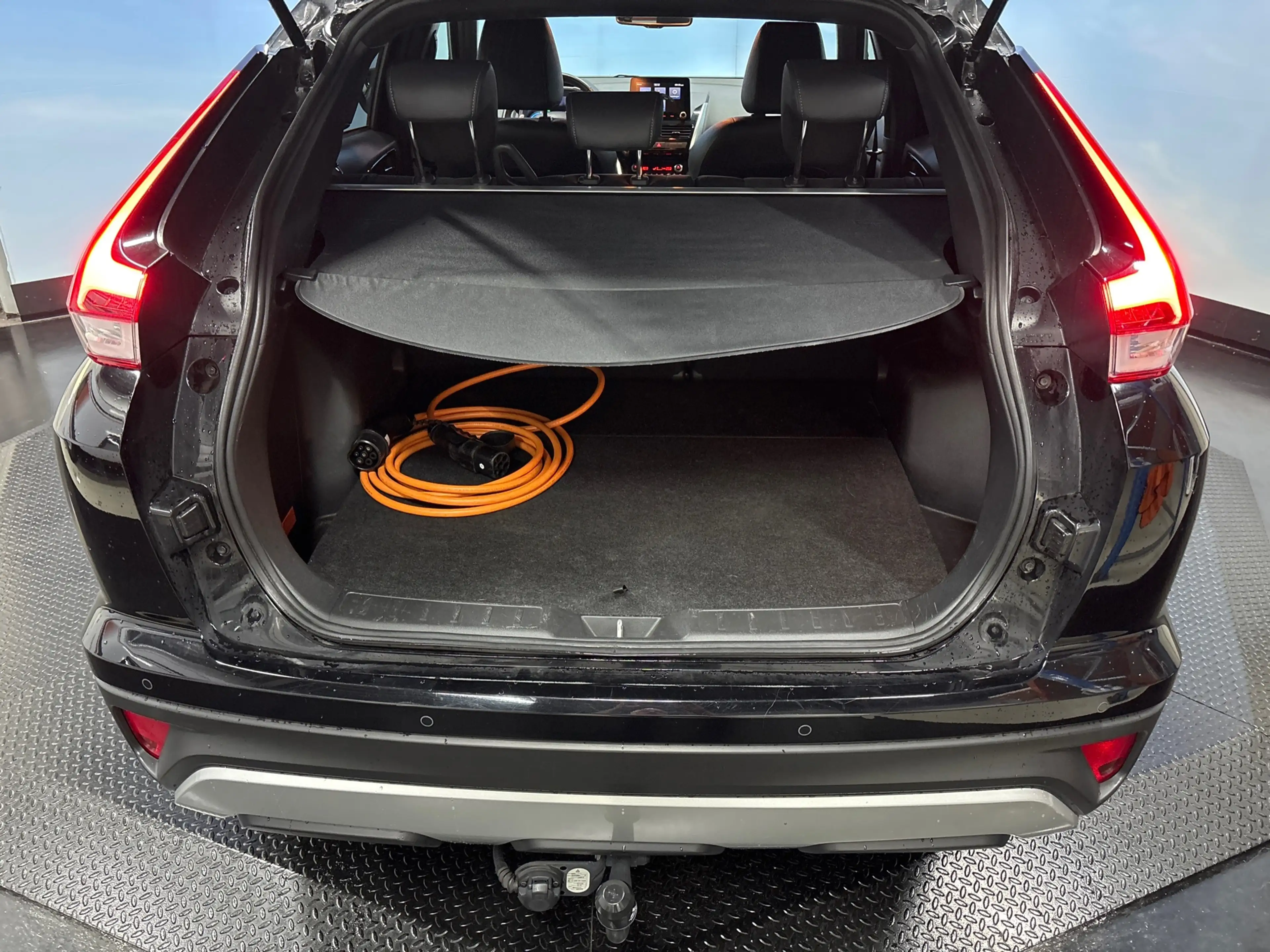Mitsubishi Eclipse Cross 2.4 PHEV Intense+ Trekhaak, Carplay, Camera — photo 22