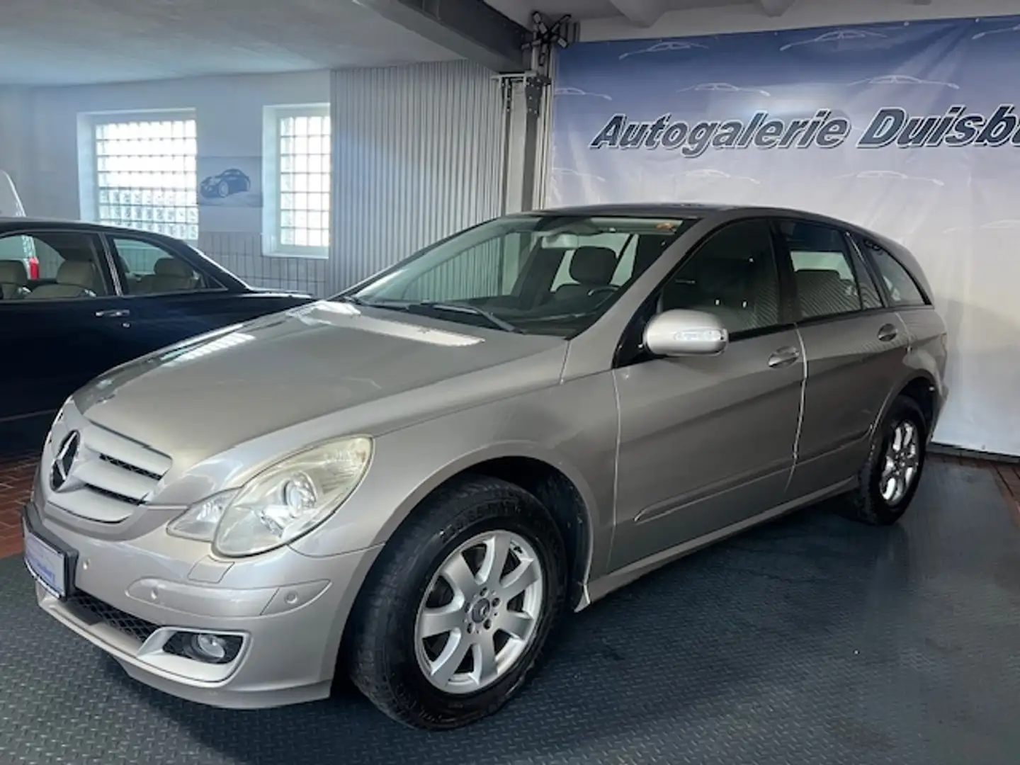 Mercedes-Benz R 350 4Matic 6-Sitzer Pano Luft Navi Leder Memory Bi-Xen Grau - 2