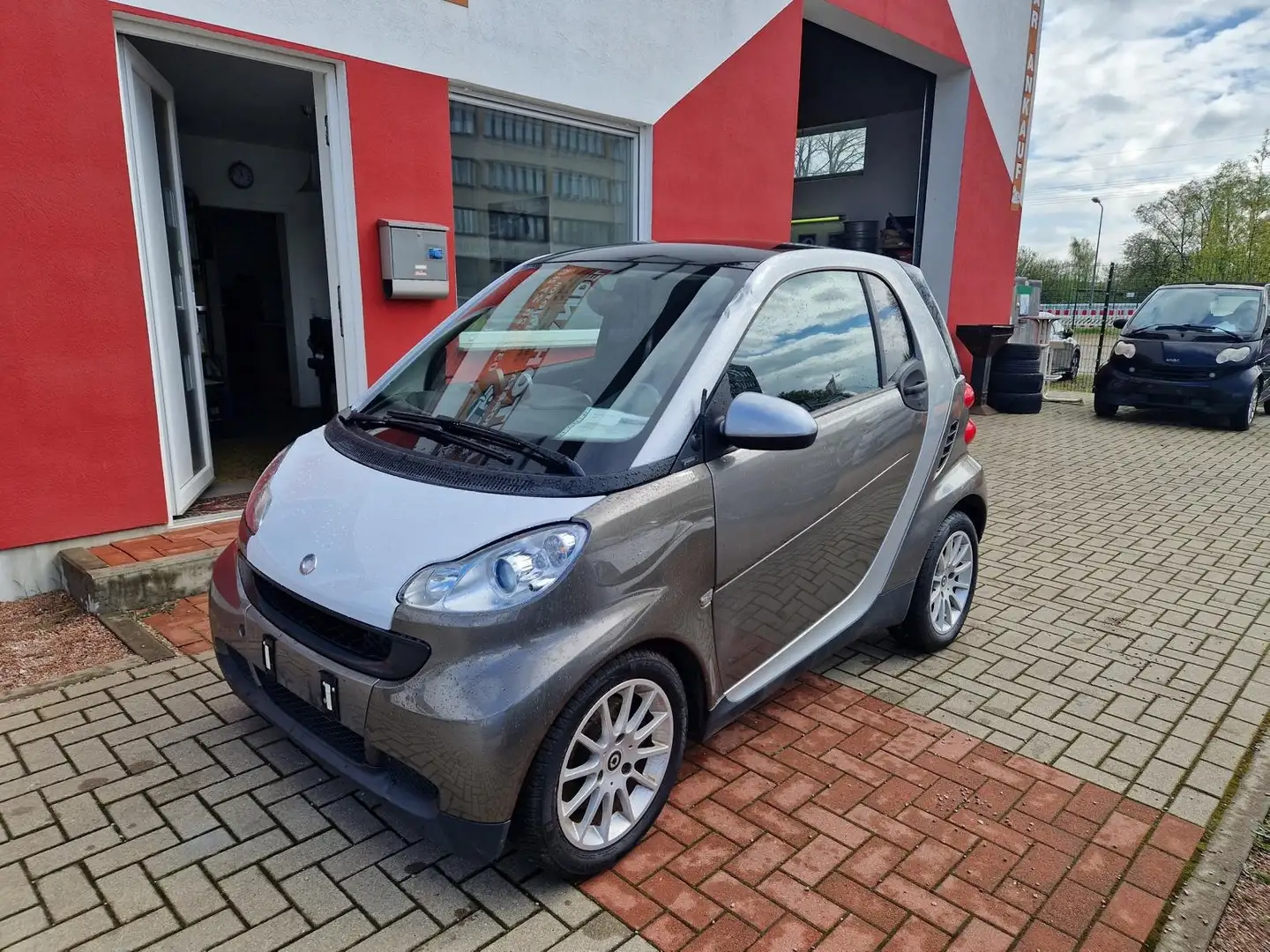smart forTwo ForTwo Coupe 1.0, Pano, Sitzheizung, TÜV neu siva - 1