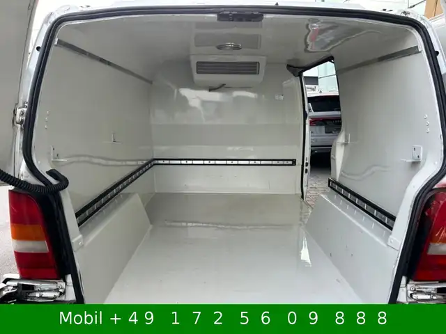 Mercedes-Benz Vito view 2