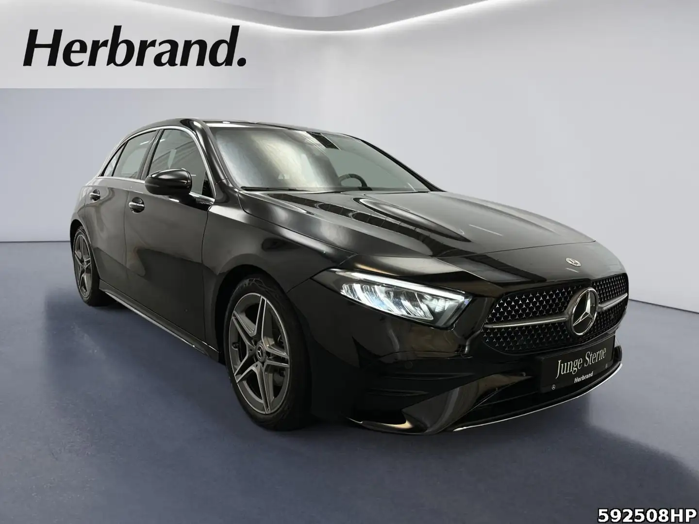 Mercedes-Benz A 200 AMG AHK DISTRONIC Kamera Ambiente 18" DAB Schwarz - 2