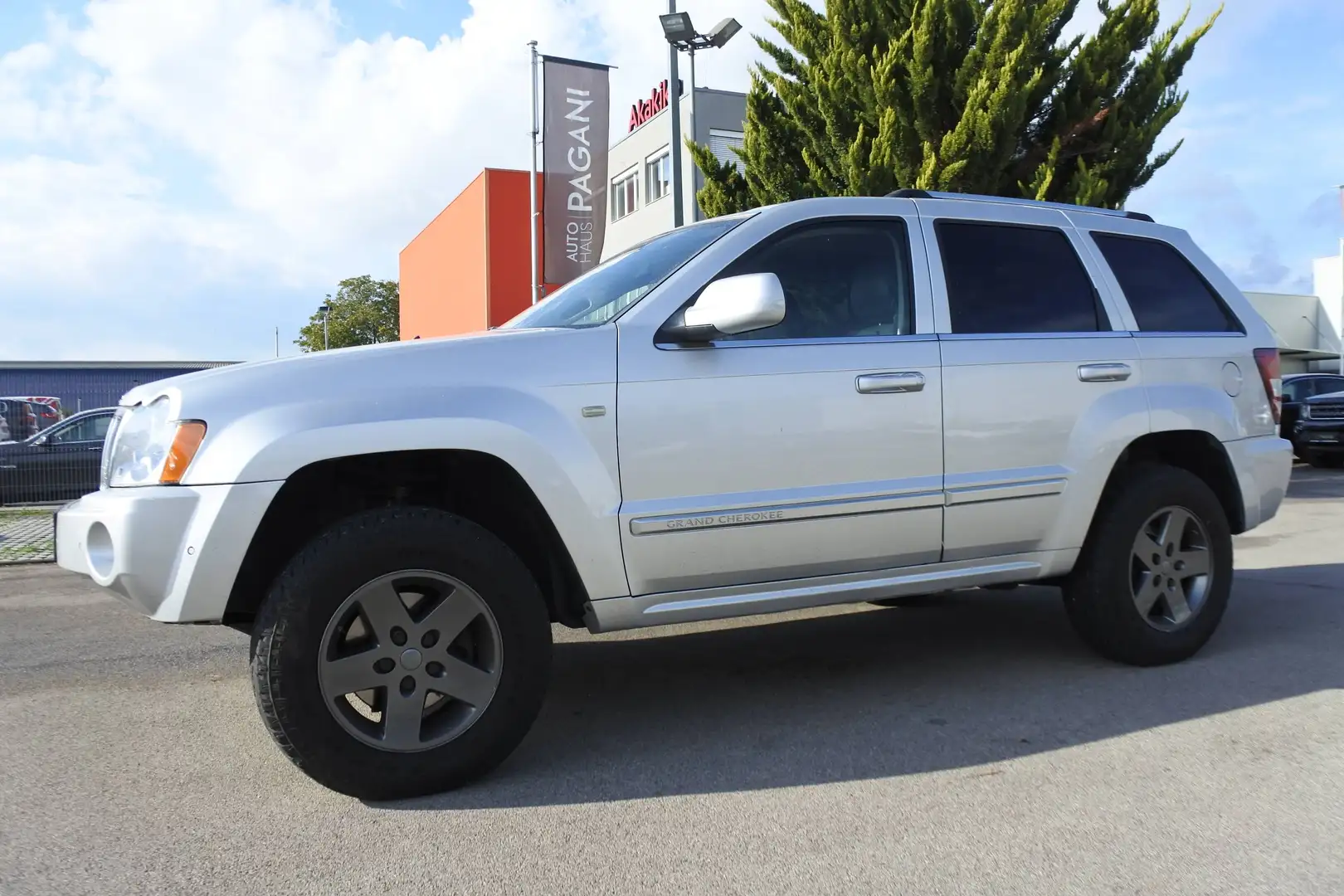 Jeep Grand Cherokee Grand Cherokee 3,0 V6 CRD Limited/PICKERL 7/2027 Silber - 2
