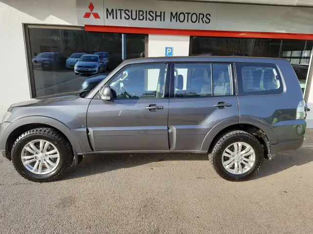 Mitsubishi Pajero 3.2 DI-D Invite (5-trg.)