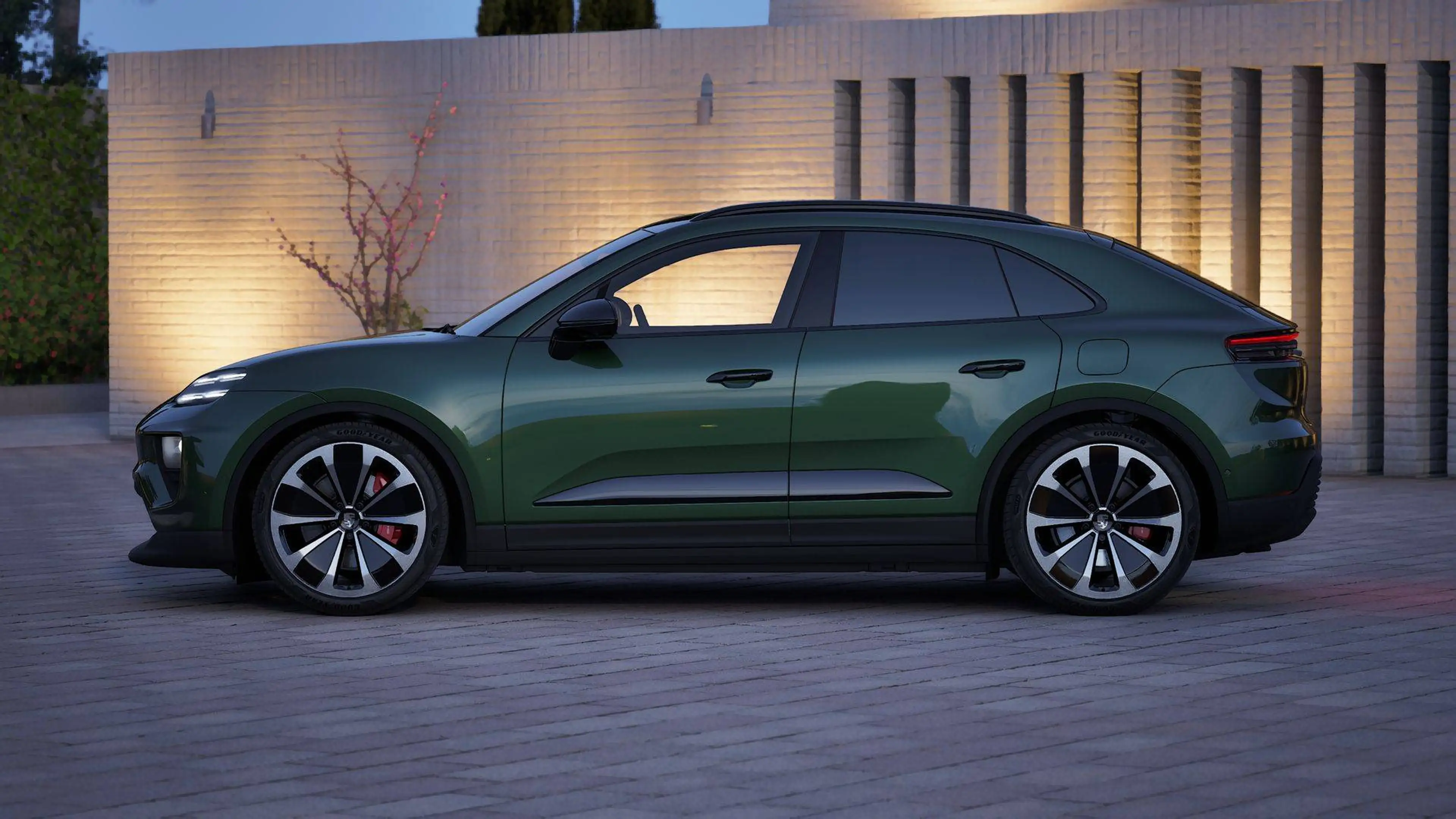 Porsche Macan 4S EV/Oak Green/Pano/Sport Chrono/BOSE/Innodrive/.... — photo 13