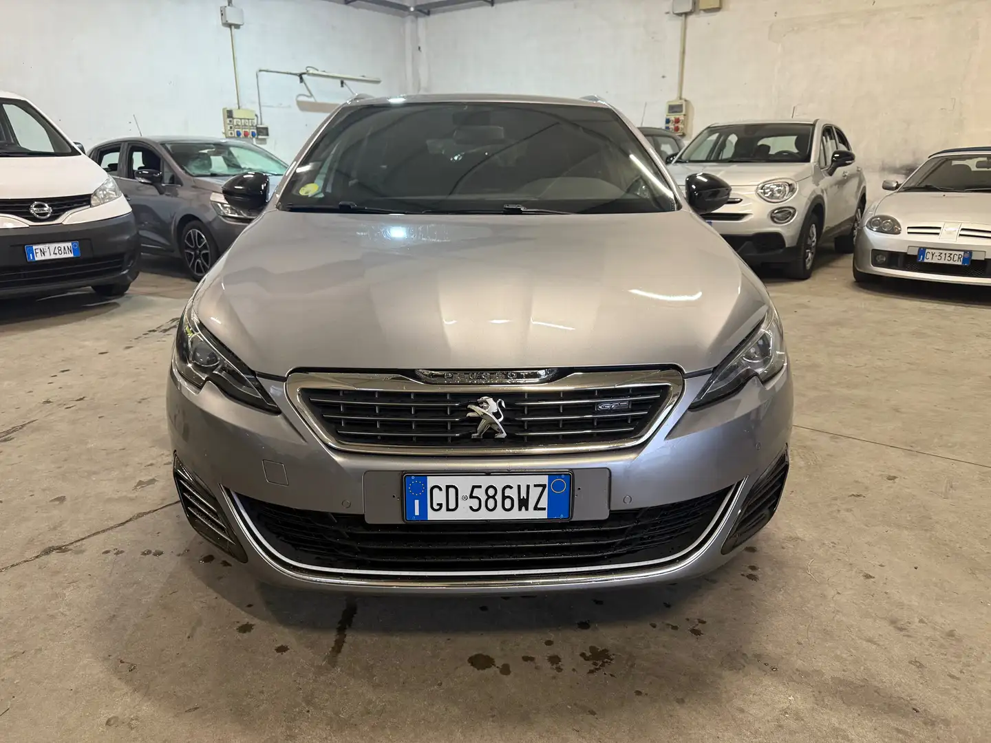 Peugeot 308 308 II 2013 SW SW 2.0 bluehdi 16v Gt s Grau - 1