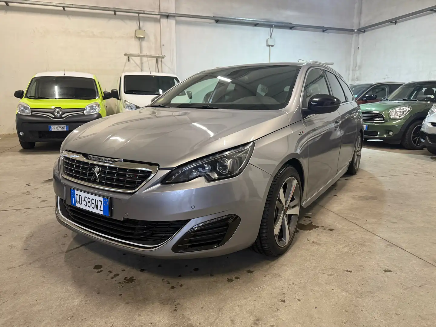 Peugeot 308 308 II 2013 SW SW 2.0 bluehdi 16v Gt s Grau - 2