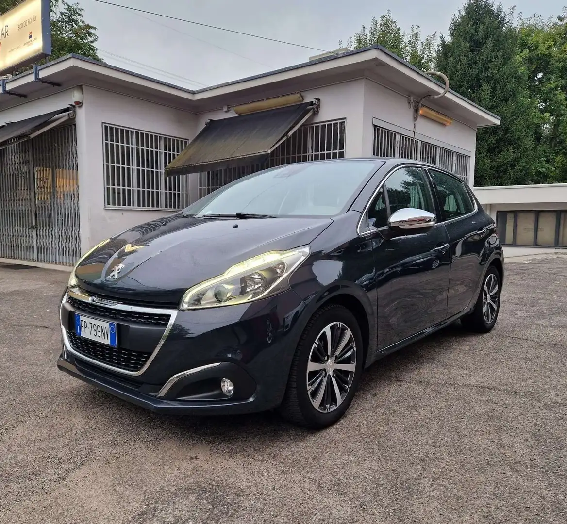 Peugeot 208 5p 1.2 puretech Allure s&s 82cv my18 Grigio - 1