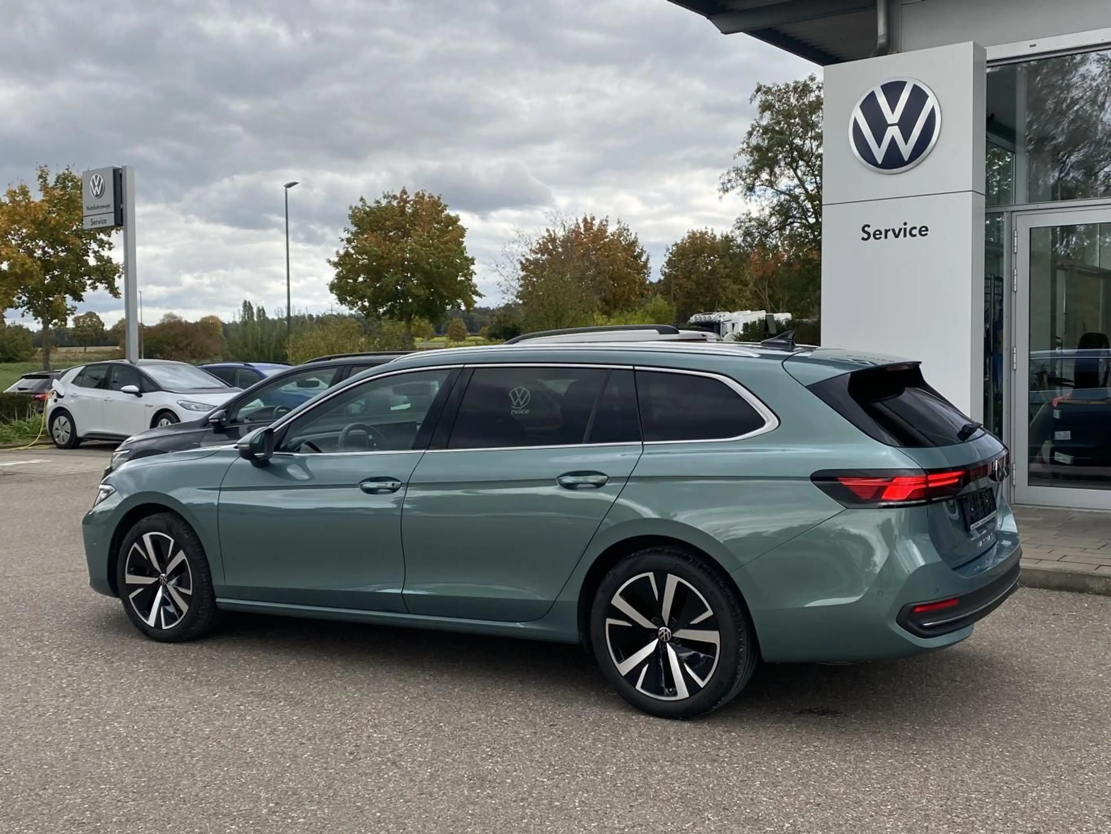 Volkswagen Passat Variant 1.5 TSI DSG Business AHK+HEAD-UP+ — photo 3