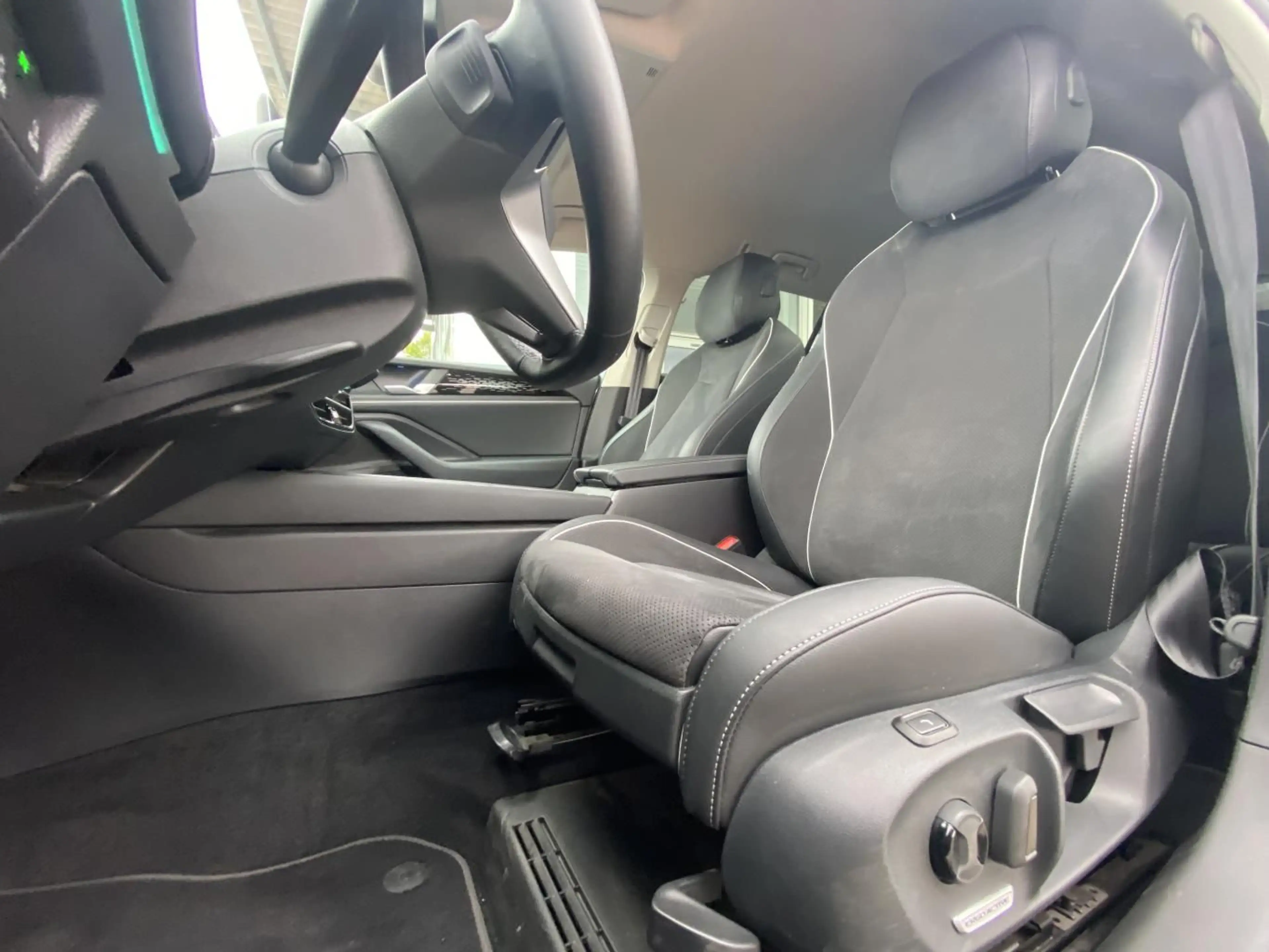 Volkswagen Passat Variant 1.5 TSI DSG Business AHK+HEAD-UP+ — photo 9