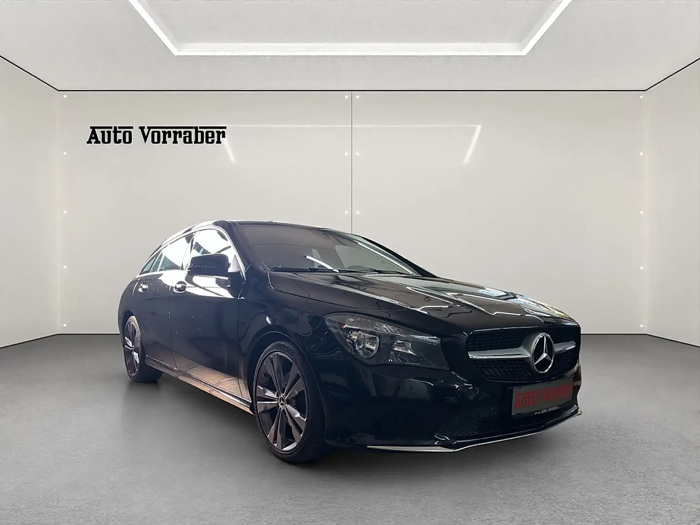 Mercedes-Benz CLA 180 d Shooting Brake Schwarz - 2