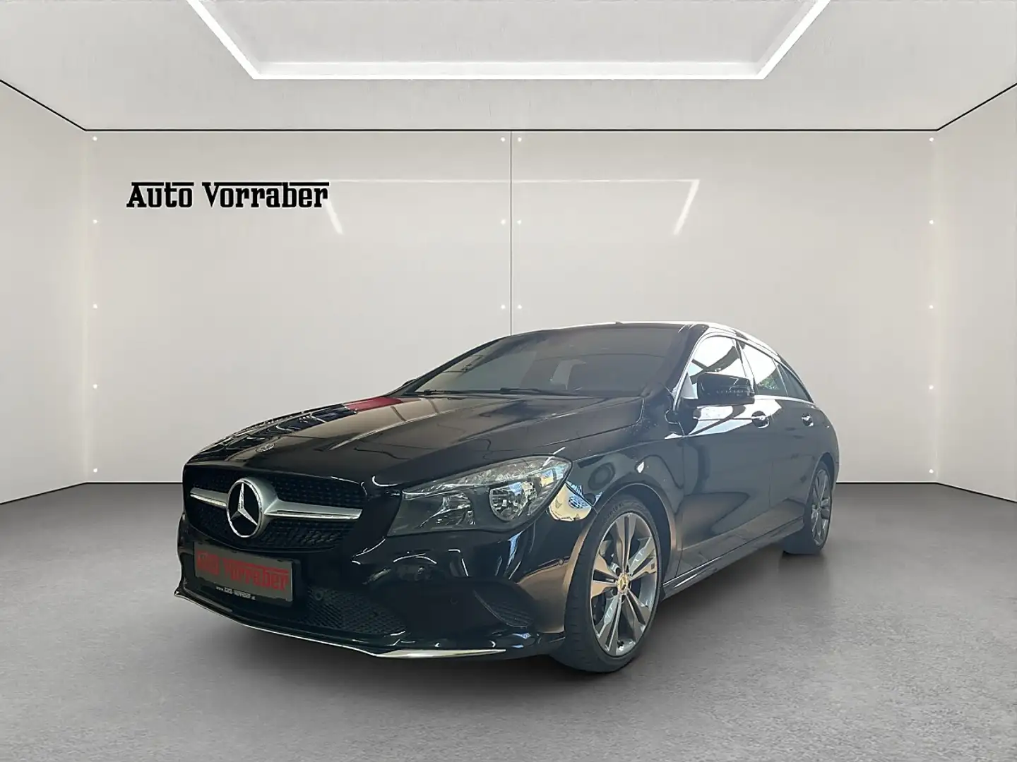 Mercedes-Benz CLA 180 d Shooting Brake Schwarz - 1
