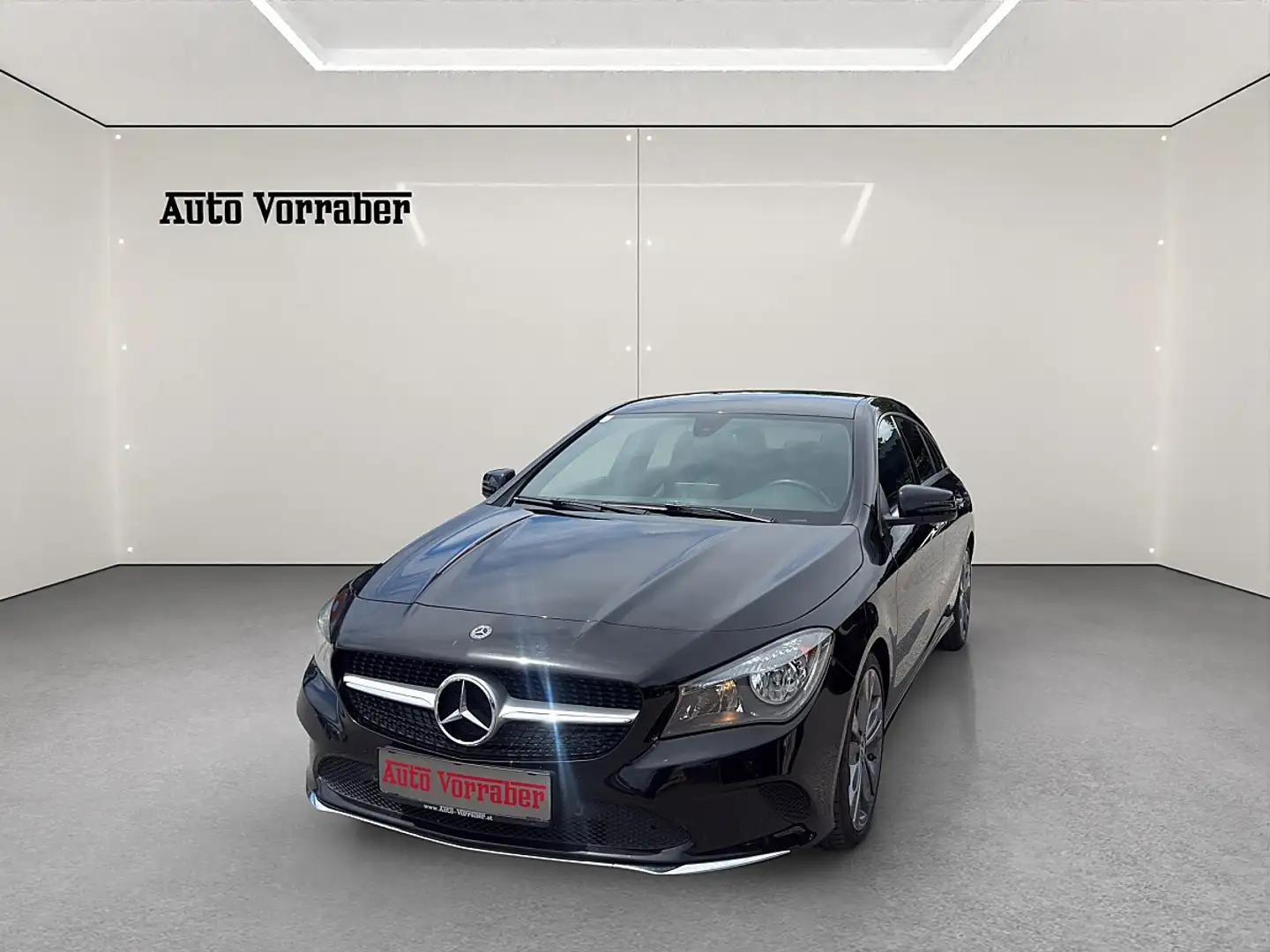 Mercedes-Benz CLA 180 d Shooting Brake Schwarz - 1