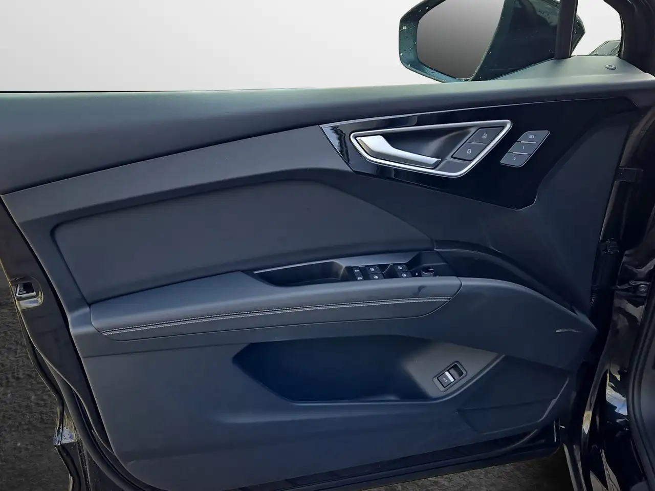 Audi Q4 e-tron 45 quattro S-line NaviPlus Matrix Pano AHK GRA ... 7