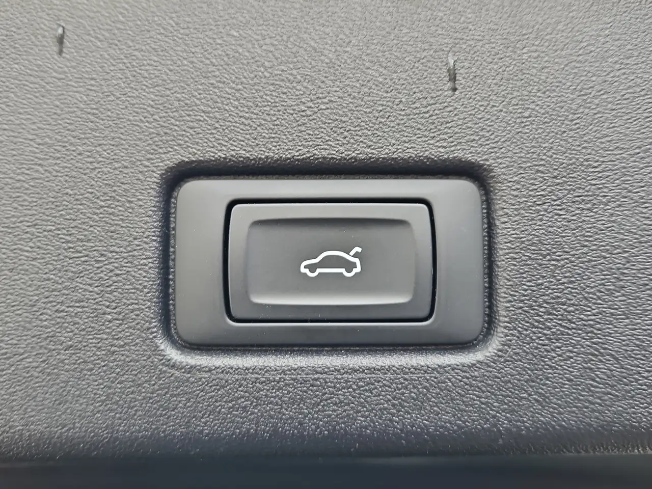 Audi Q4 e-tron 45 quattro S-line NaviPlus Matrix Pano AHK GRA ... 16