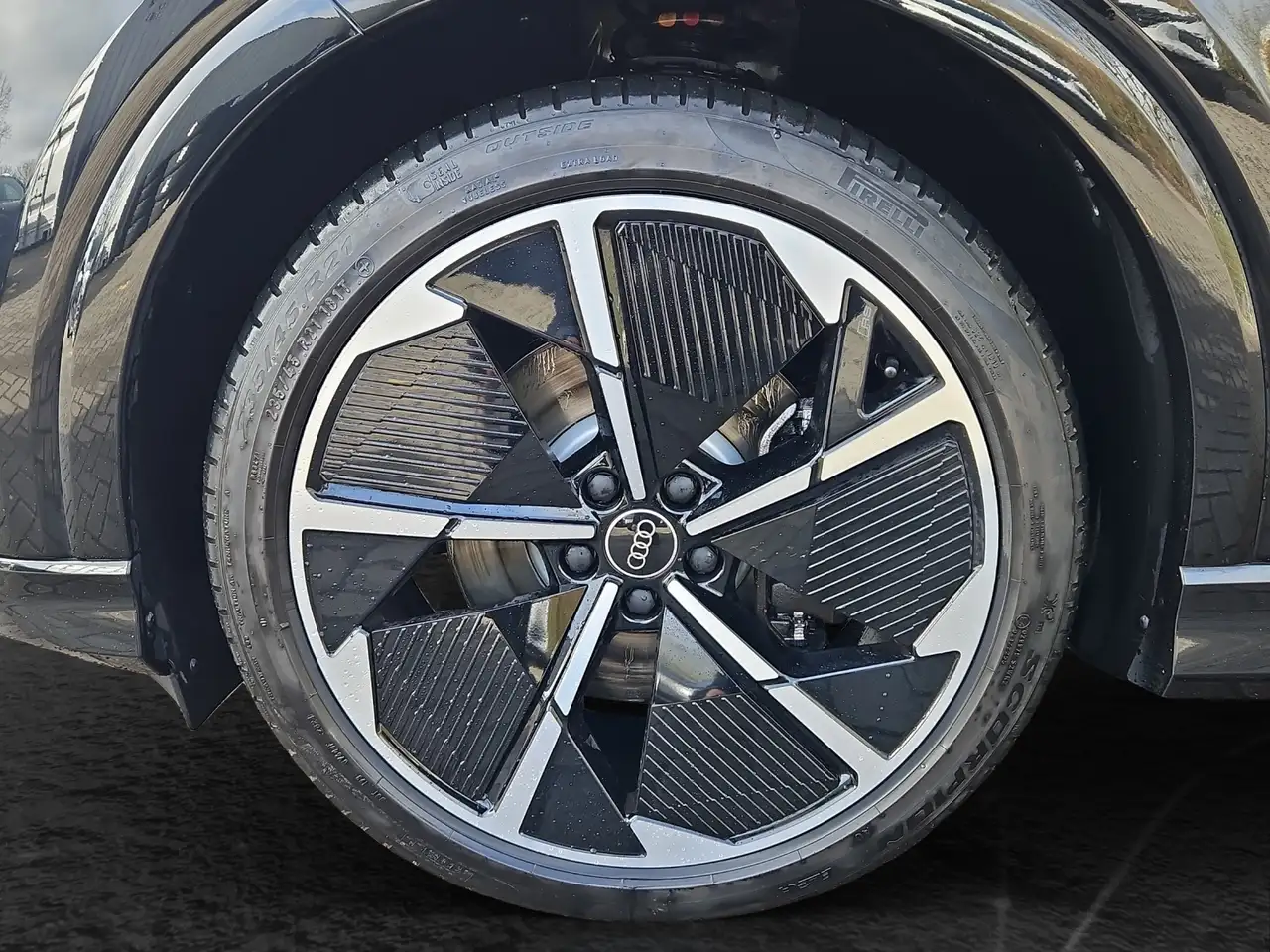 Audi Q4 e-tron 45 quattro S-line NaviPlus Matrix Pano AHK GRA ... 6