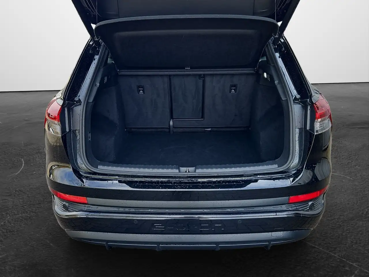 Audi Q4 e-tron 45 quattro S-line NaviPlus Matrix Pano AHK GRA ... 13