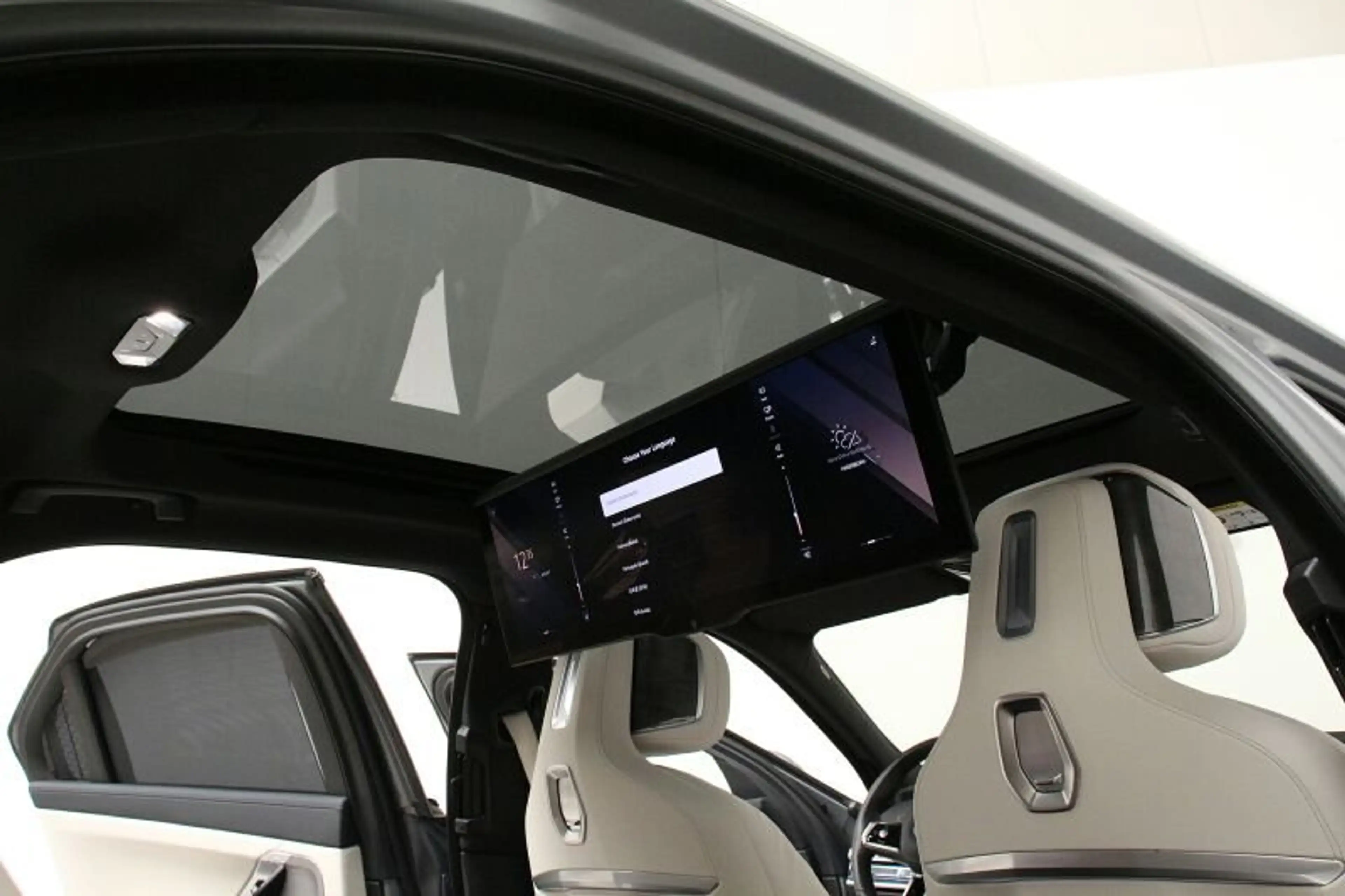 BMW 750 e xDr. M Sport NP 185090.- Fond Entertain — photo 14
