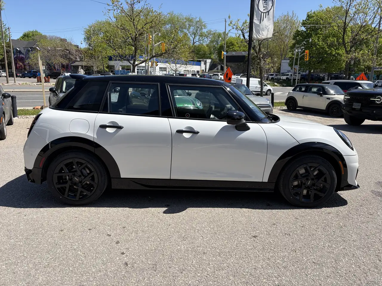 MINI 5 Door снимка MINI 5 Door