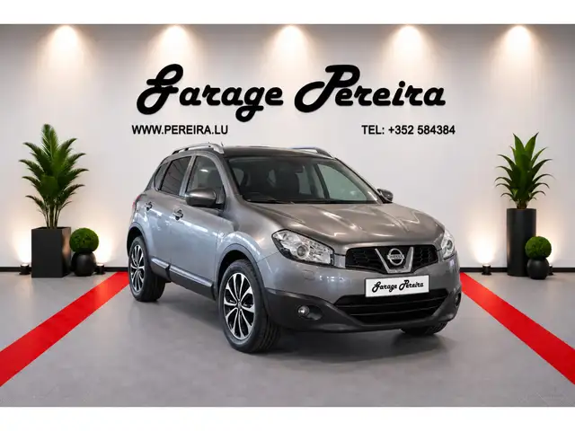2011 Nissan Qashqai in Grey for sale