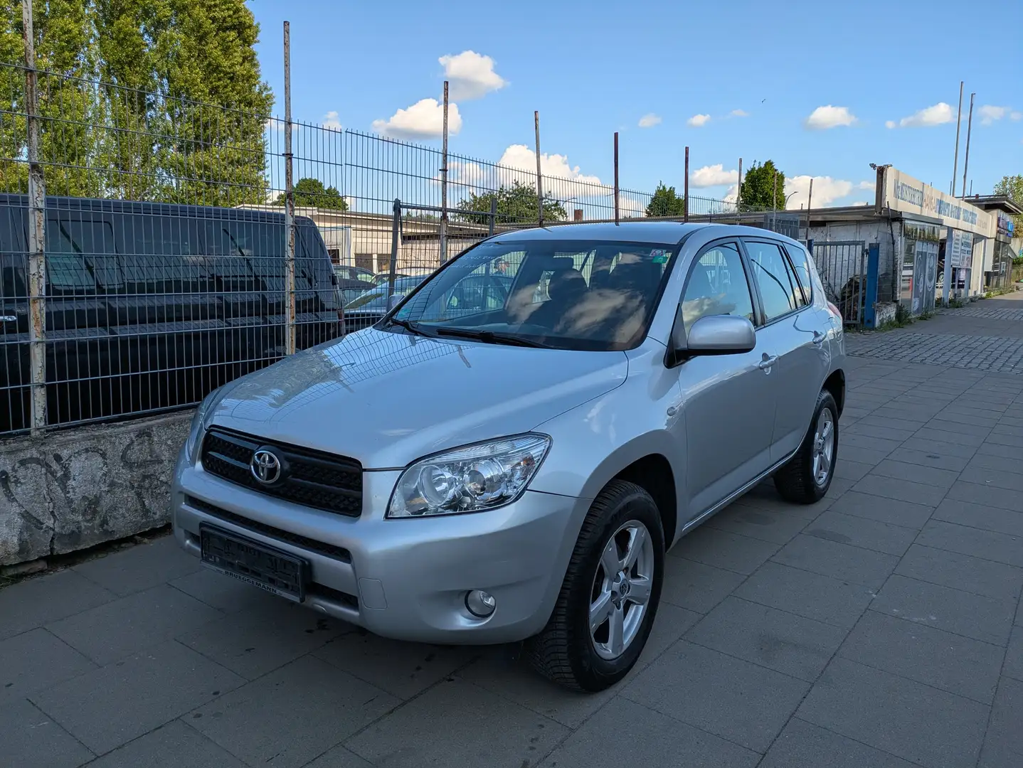 Toyota RAV 4 Sol Grau - 1