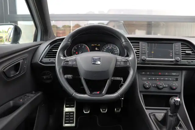 Seat Leon view 3