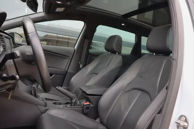 Seat Leon view 4