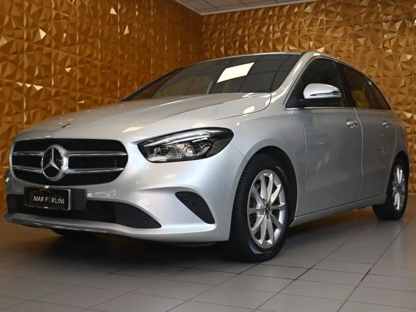 Mercedes-Benz B 180 NUOVA d AUTOMATICA SPORT PLUS NAVI CAM 17"LED TEL! Argent - 1