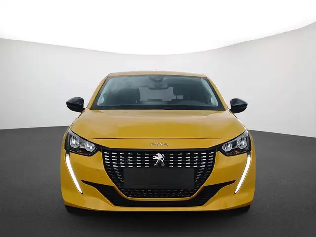 Peugeot 208 view 2