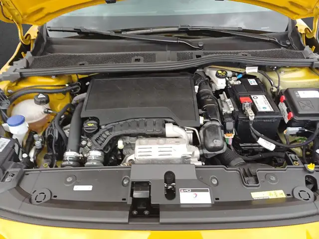 Peugeot 208 view 5