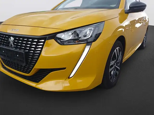 Peugeot 208 view 9