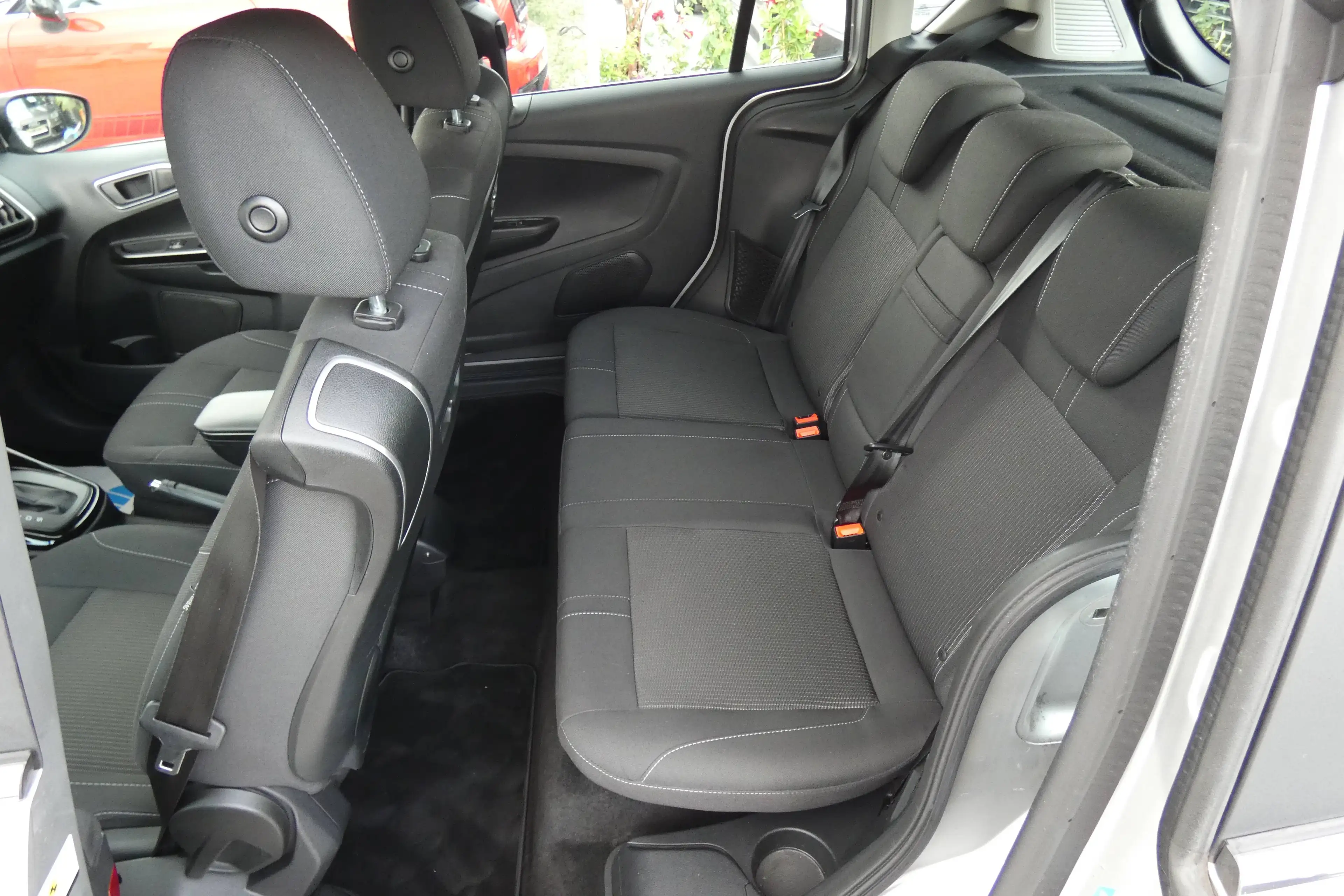 Ford B-Max Titanium — photo 14
