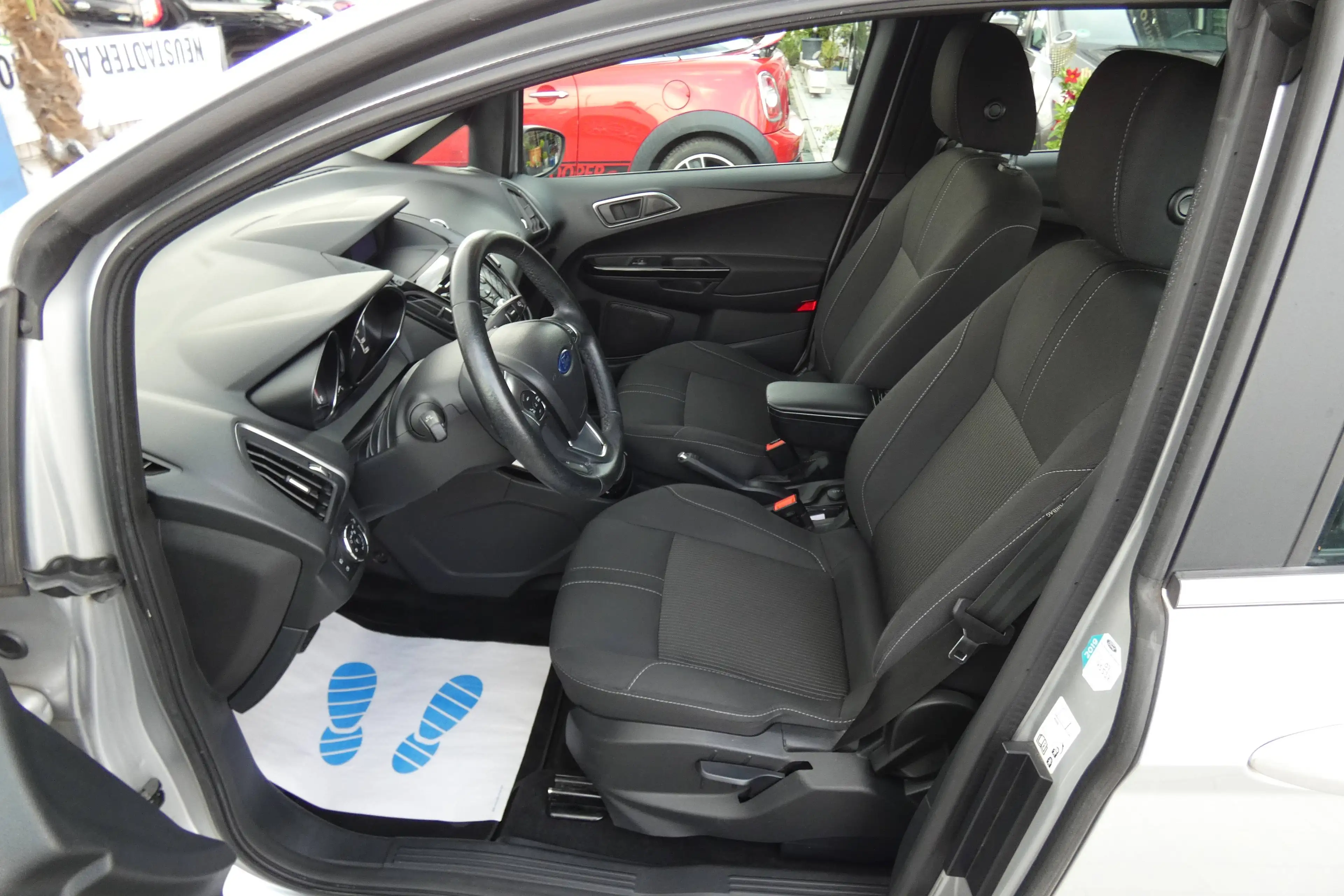 Ford B-Max Titanium — photo 10
