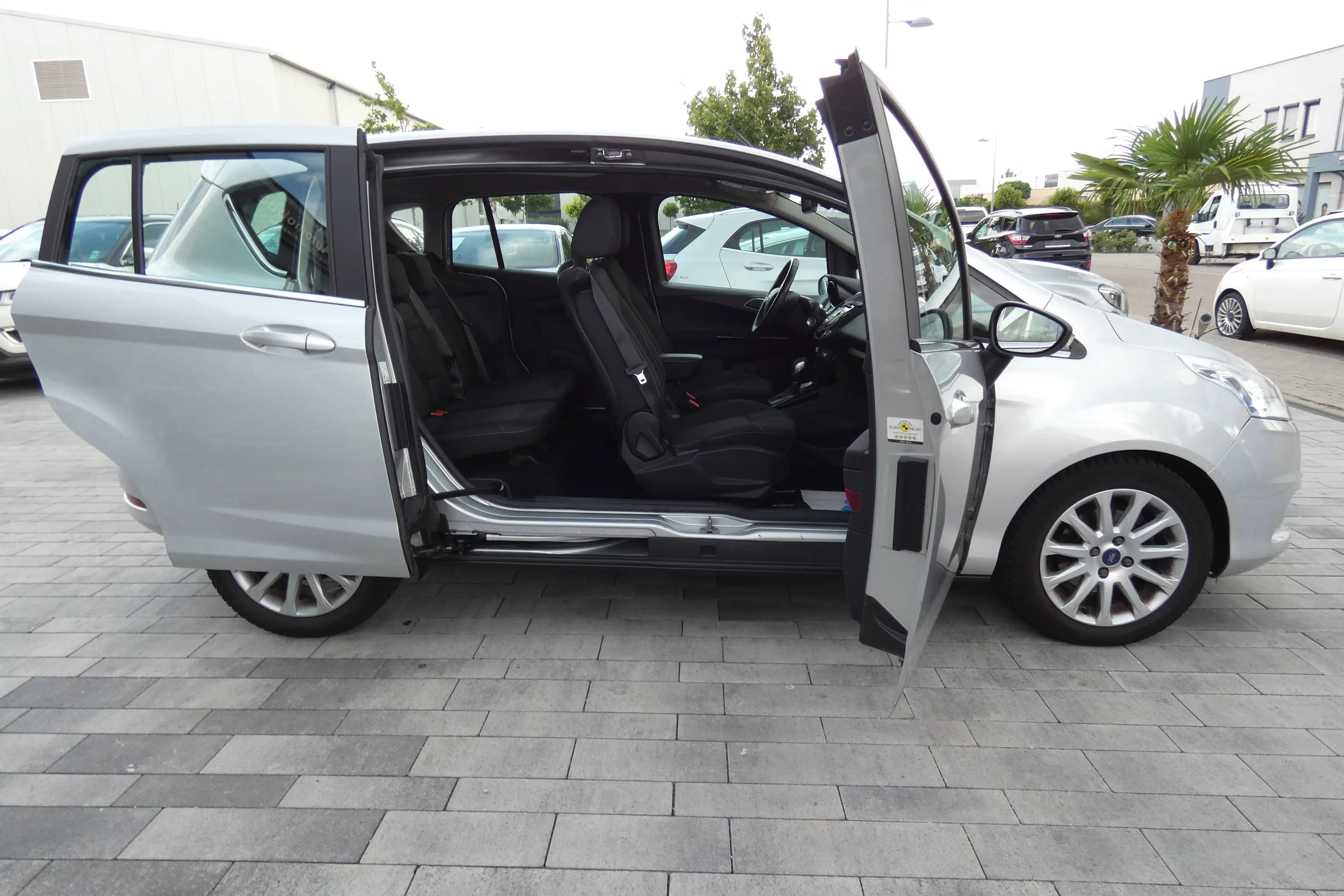 Ford B-Max Titanium — photo 12