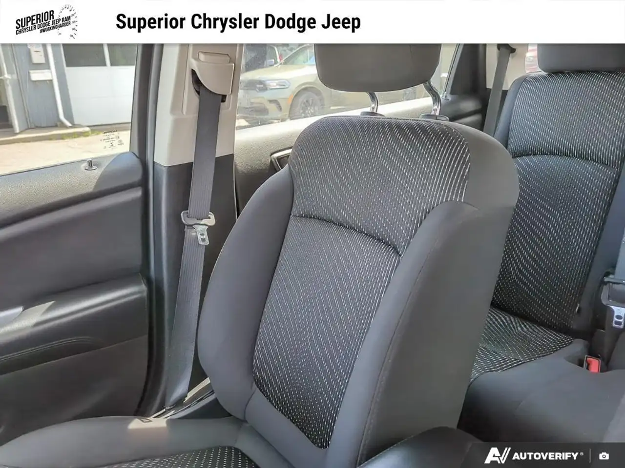 Dodge Journey снимка Dodge Journey